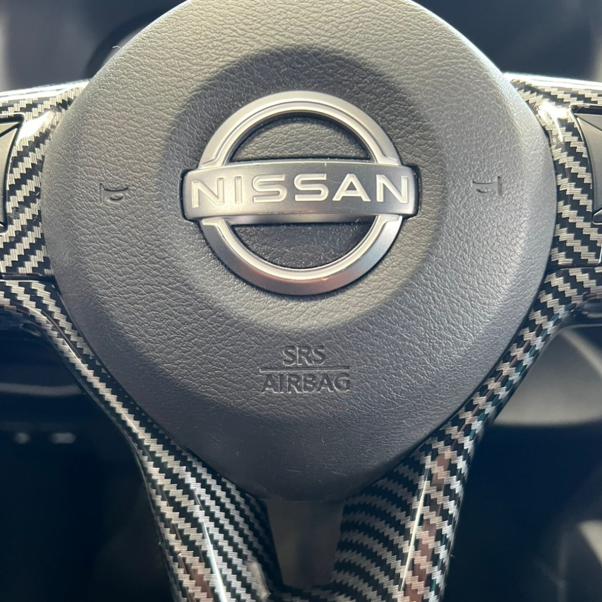 Embellecedor Volante Nissan Versa Kicks March 2021-2025 - Imagen 4