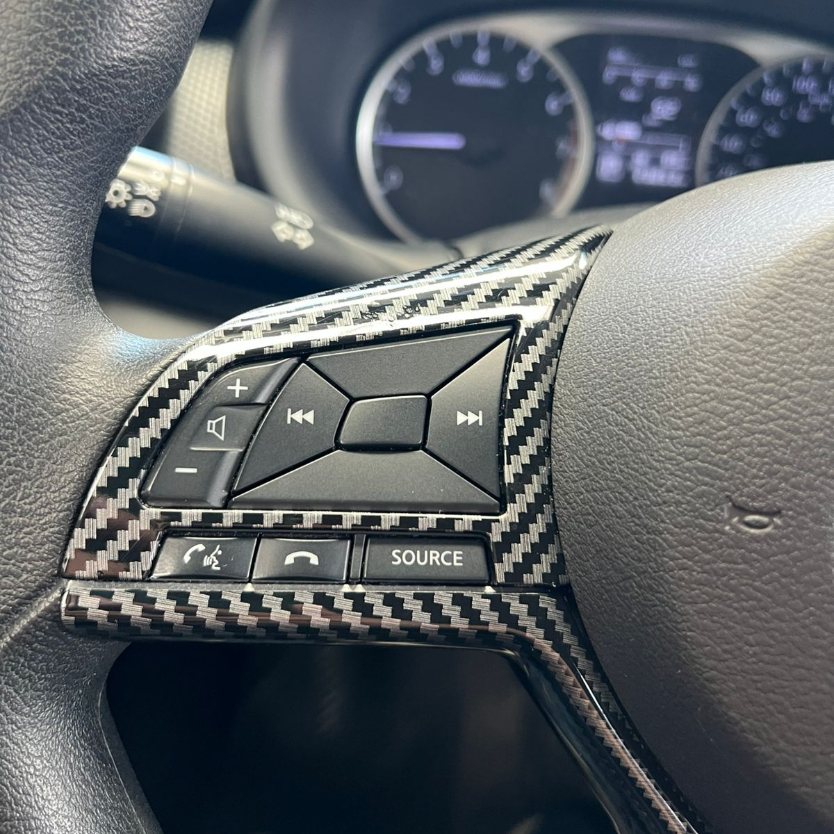 Embellecedor Volante Nissan Versa Kicks March 2021-2025 - Imagen 5