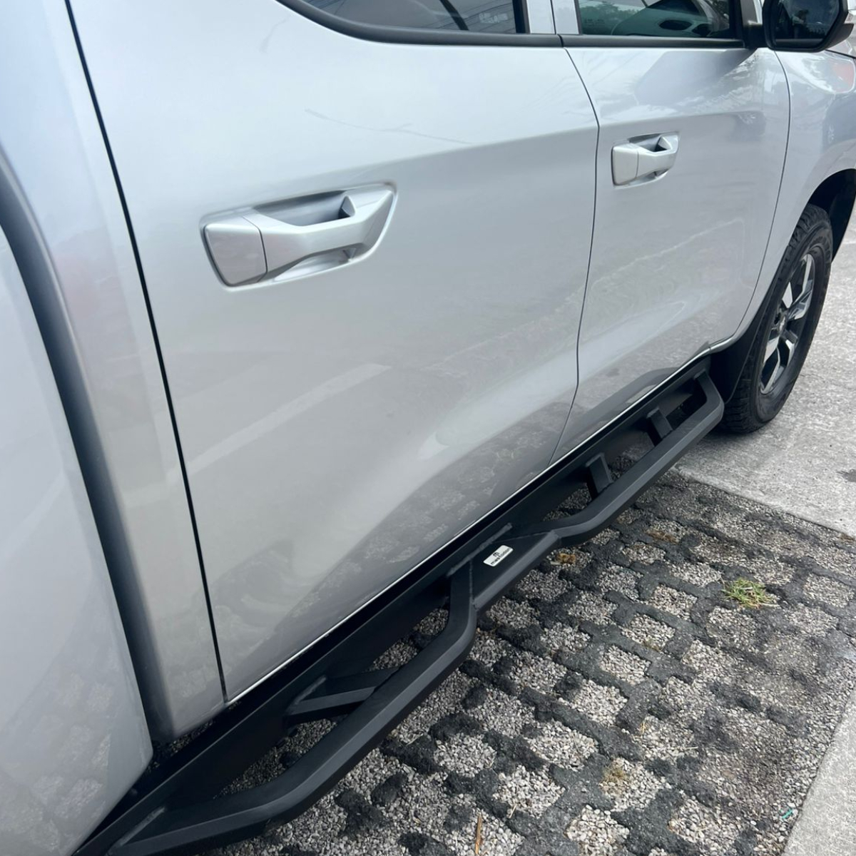 Estribos Peugeot Landtrek Mastodon M5 2021-2024 - Imagen 2