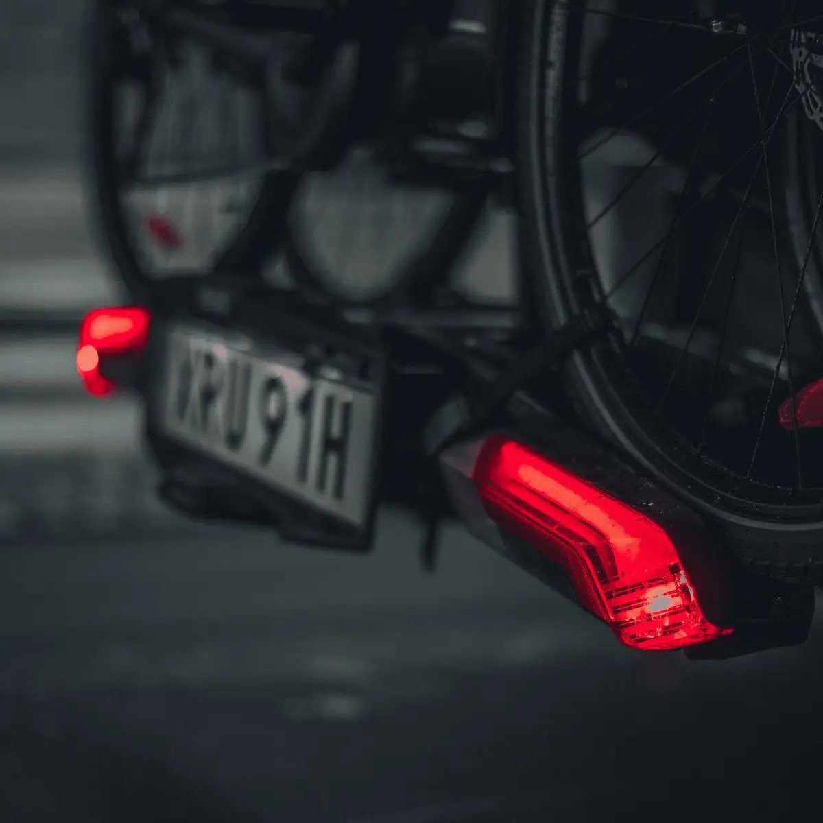 Portabicicletas De Tiron Con Luces Thule Epos (2 Bicicletas) Negro - Imagen 10